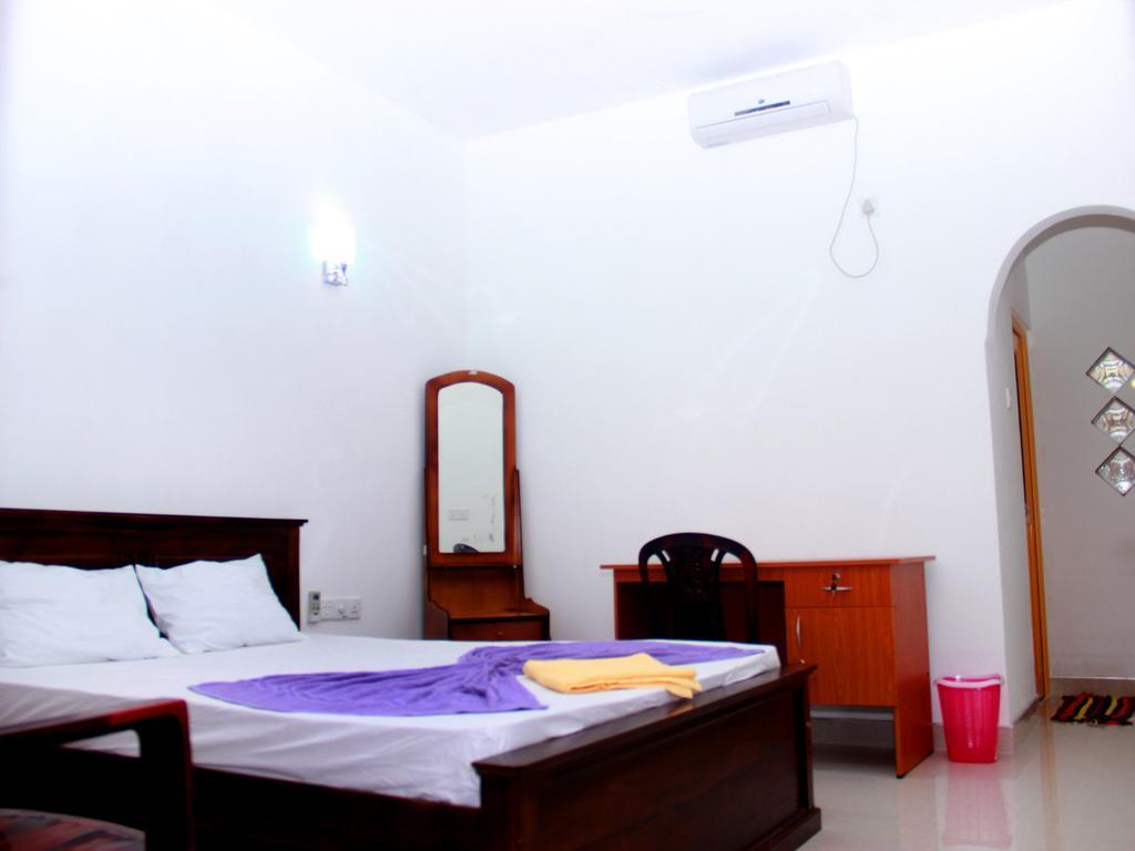Heaven Star Rest Bed & Breakfast Mirissa Room photo